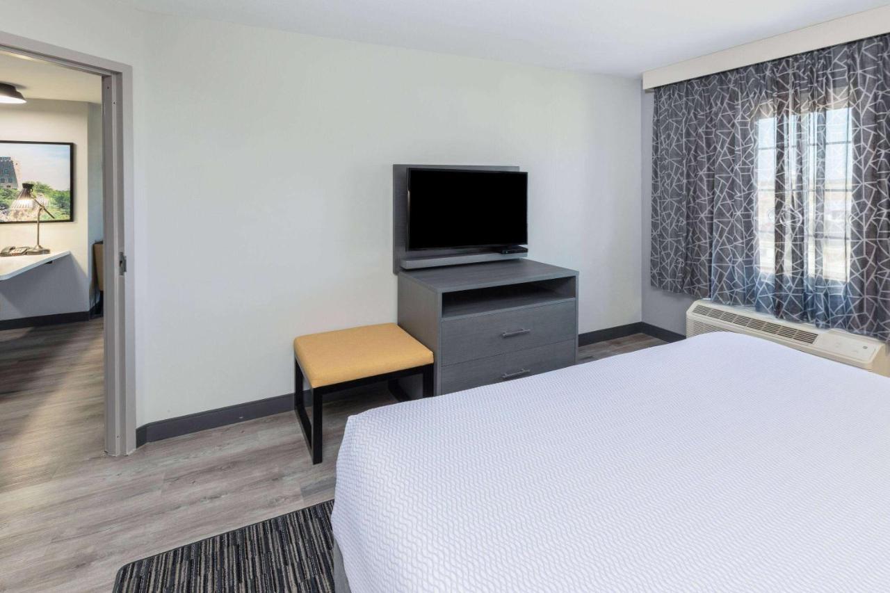 La Quinta Inn & Suites By Wyndham Ardmore Kültér fotó